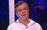 Трифуновић: Оља, издржите због Вучића, Шешеља… Трифуновић: Оља, издржите због Вучића, Шешеља…